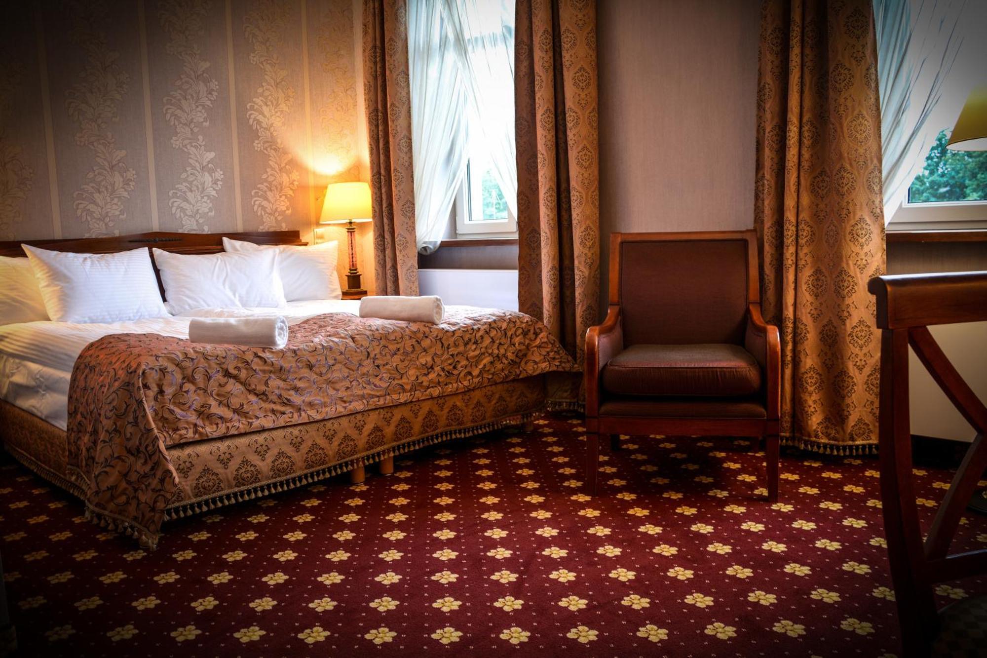Komoda Club Residence Kalisz Chambre photo