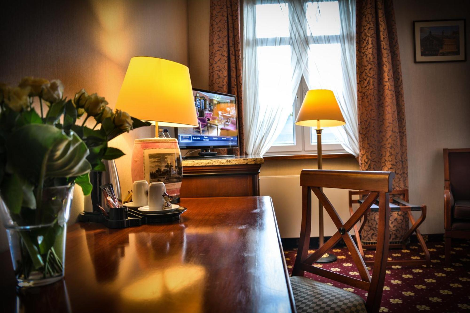 Komoda Club Residence Kalisz Chambre photo