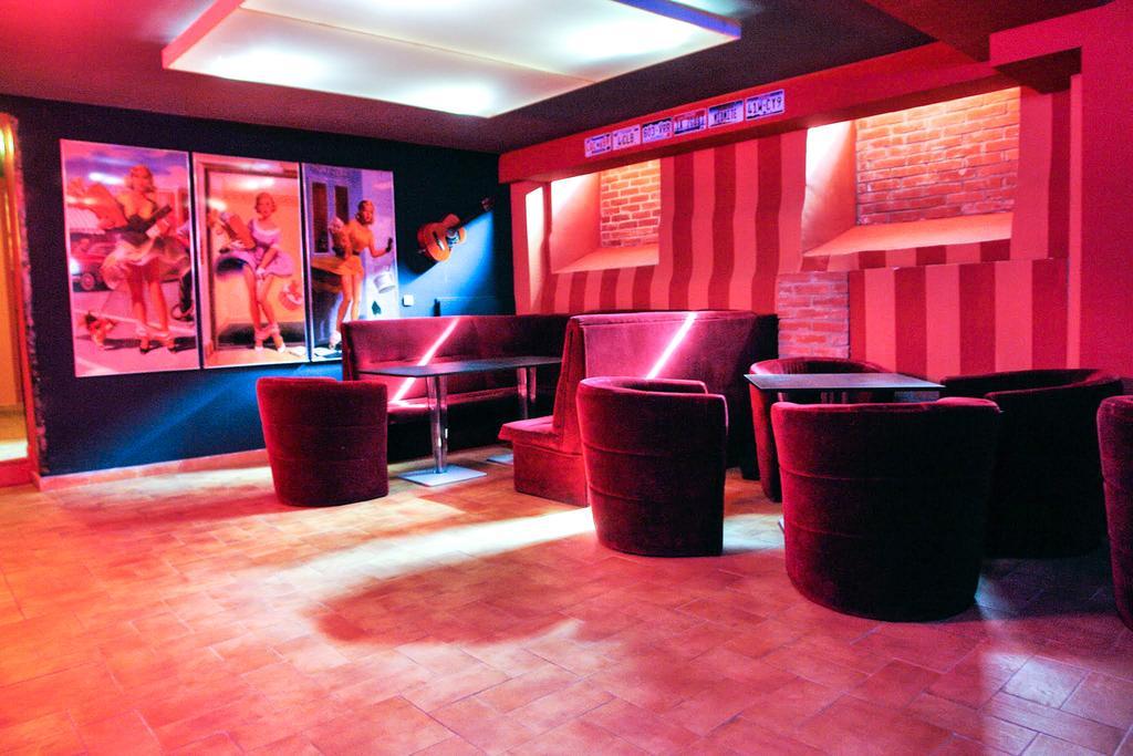 Komoda Club Residence Kalisz Extérieur photo