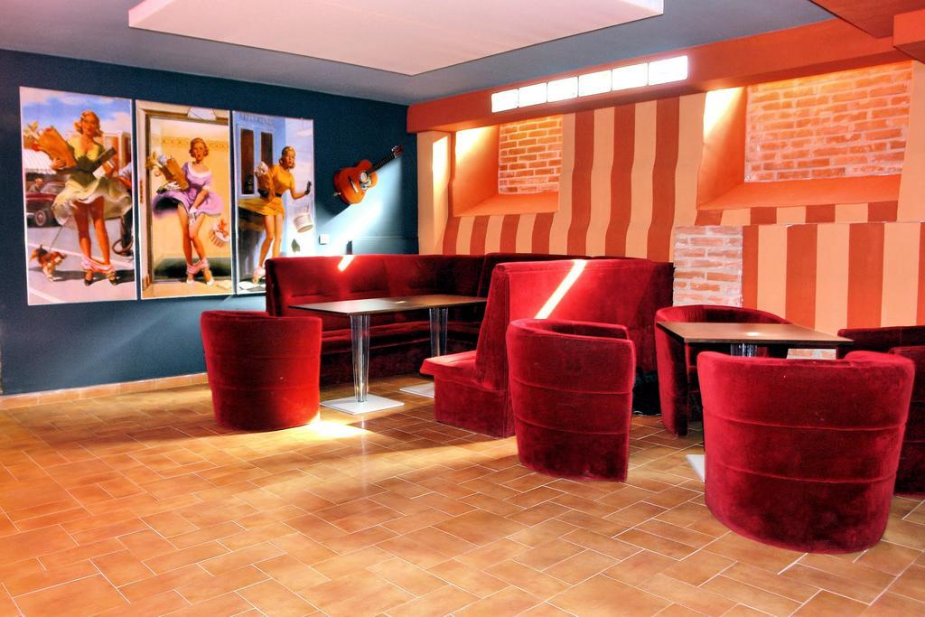 Komoda Club Residence Kalisz Extérieur photo