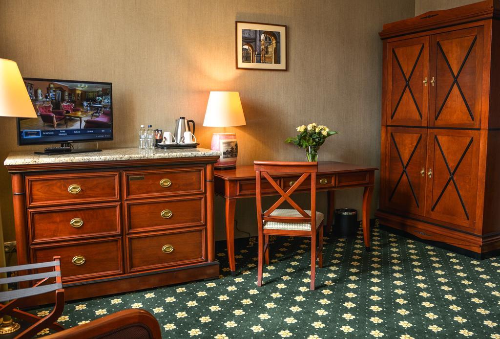 Komoda Club Residence Kalisz Chambre photo
