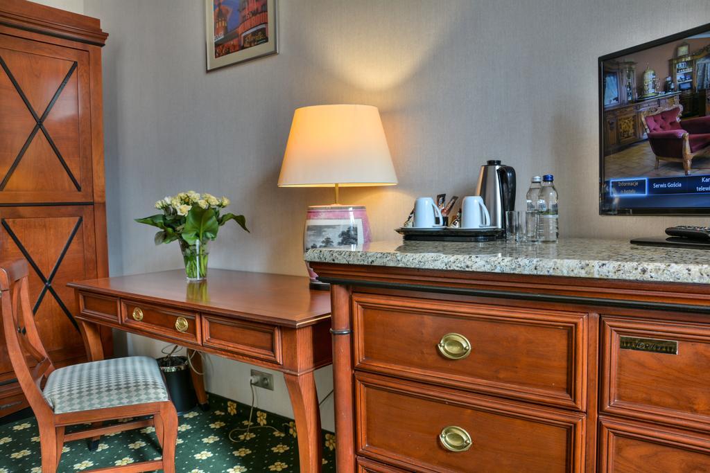 Komoda Club Residence Kalisz Chambre photo