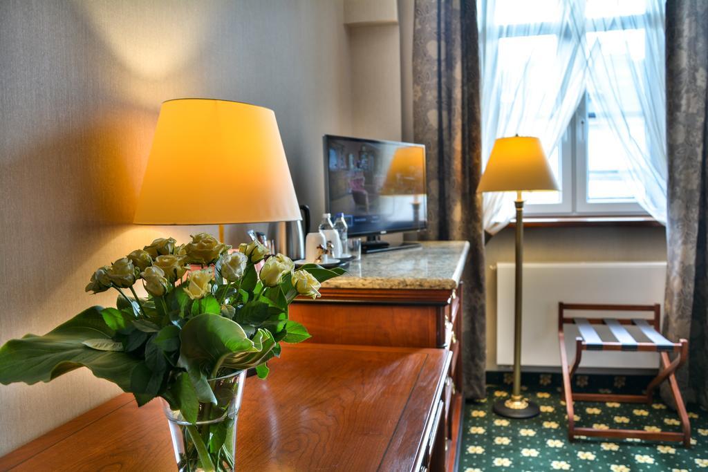 Komoda Club Residence Kalisz Chambre photo